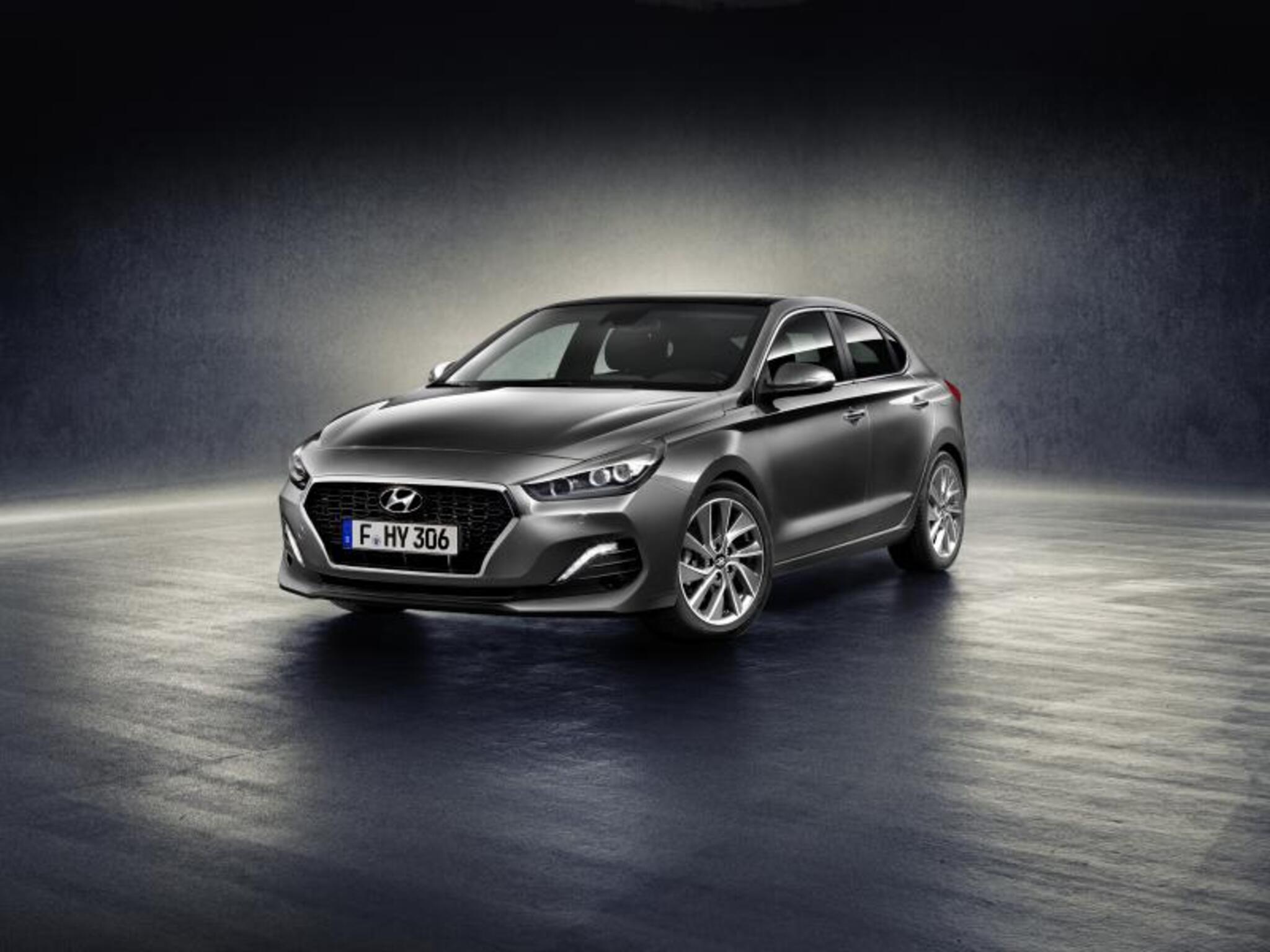 Sukurtas būti charizmatišku: naujasis „Hyundai i30 Fastback”
