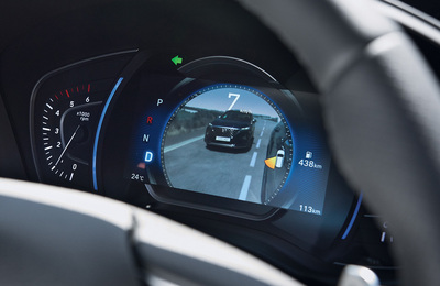 Nuo šiol „Hyundai Santa Fe“ geriausias klasėje saugos paketas – dar pažangesnis