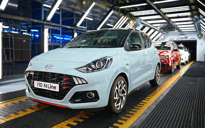 Europos klientus traukia aukštųjų technologijų automobiliai