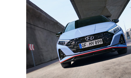 Hyundai i20 N radiatoriaus grotelės su vėliavos raštu