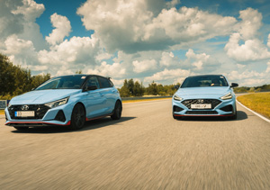 Naujasis Hyundai i20N MY21 aklos zonos įspėjimas