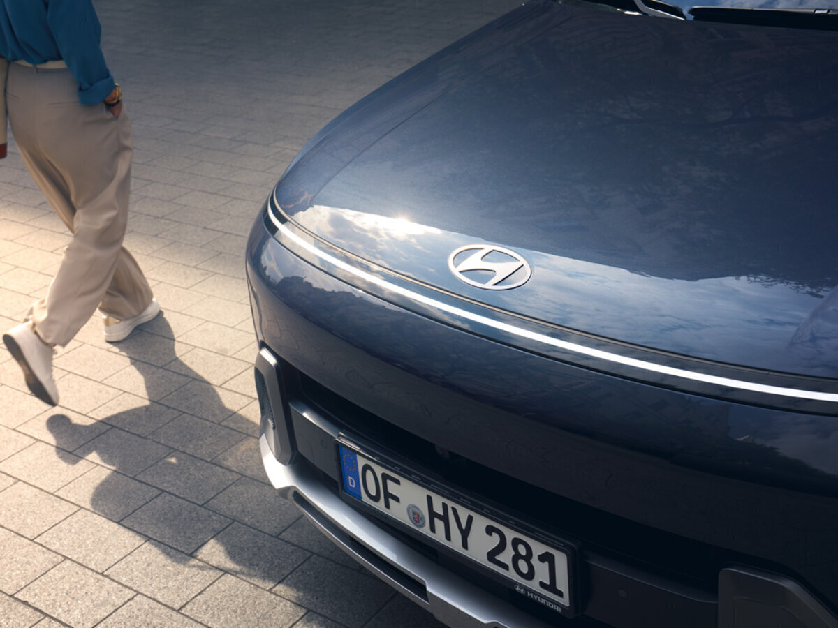Hyundai KONA Hybrid MY24 Nuotolinė išmaniojo statymo pagalbos sistema