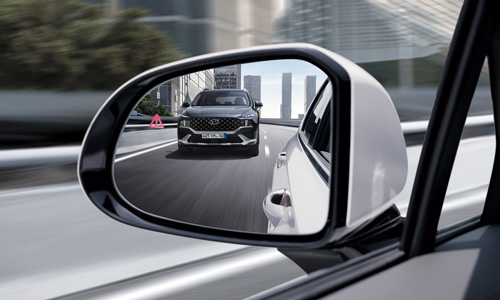 Naujasis Hyundai Santa Fe MY21 aklos zonos susidūrimo isvengimo sistema